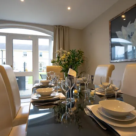 Muckross Luxury Residences Tatil Evi *